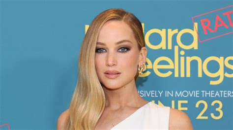 was jennifer lawrence actually naked|Jennifer Lawrence shocks fans by getting completely。